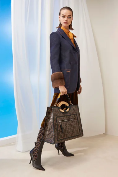 Look 24